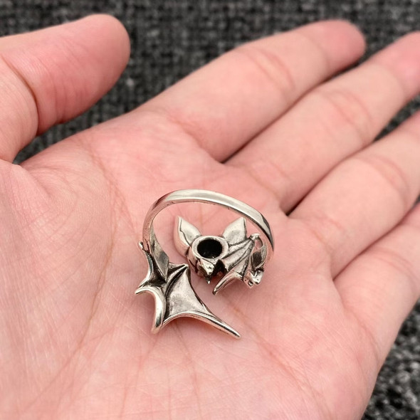 Batty Adjustable Ring