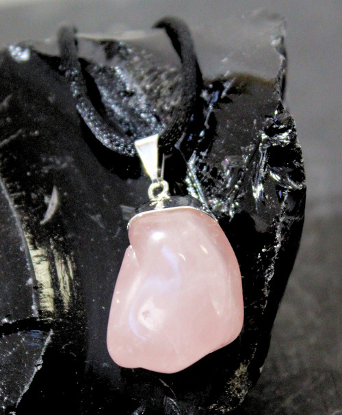 Tumbled Rose Quartz Necklace - Goodgoth.com