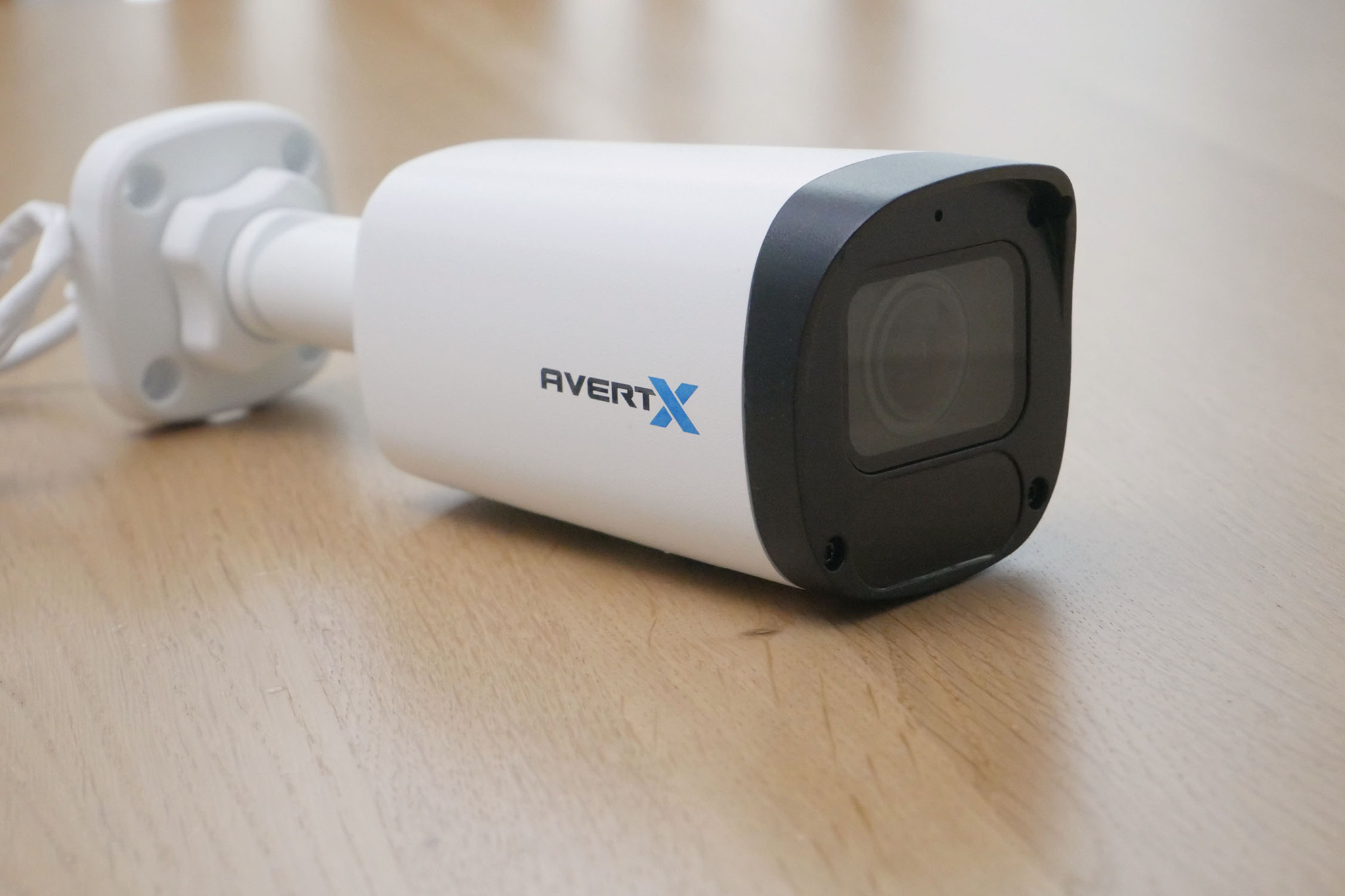 C2212B4 2K IR Indoor/Outdoor Mini IP Bullet Camera with AF Zoom