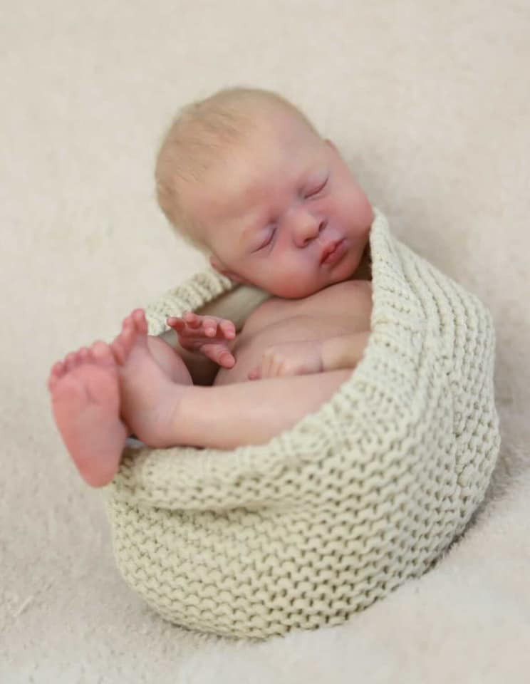 Luna reborn vinyl doll kit by Irina Kaplanskaya