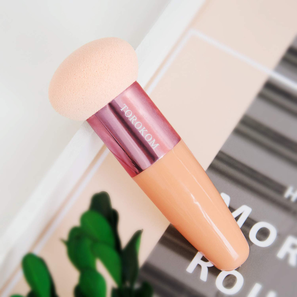  Latex Free Foam Pouncer Sponge for Skin Effects with Long Handle