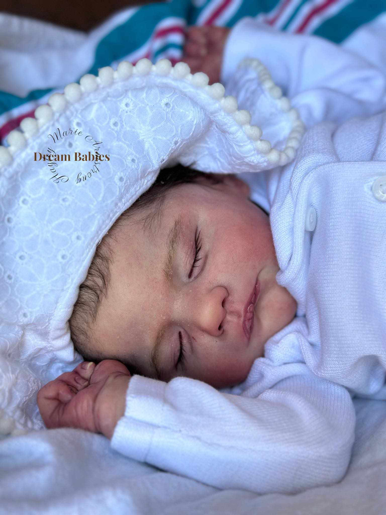 Laurie Reborn Vinyl Doll Kit by Cassie Love (Brace)