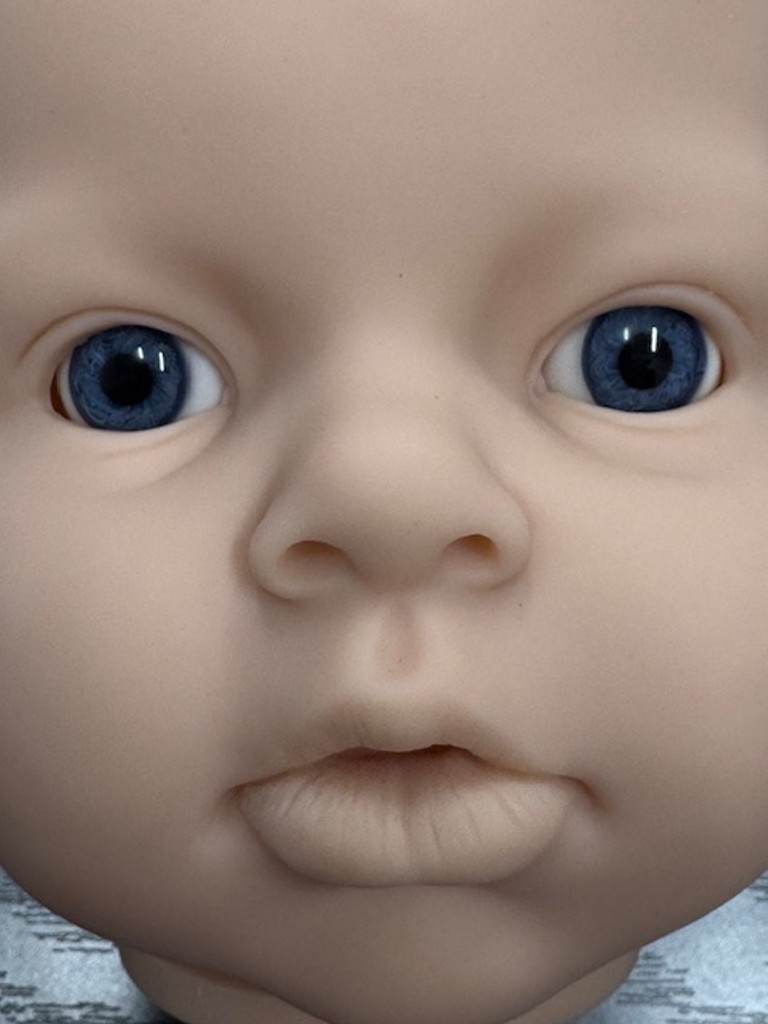 German Glass Figure Eyes for Dolls Large Pupil: Full Round Baby Blue #26