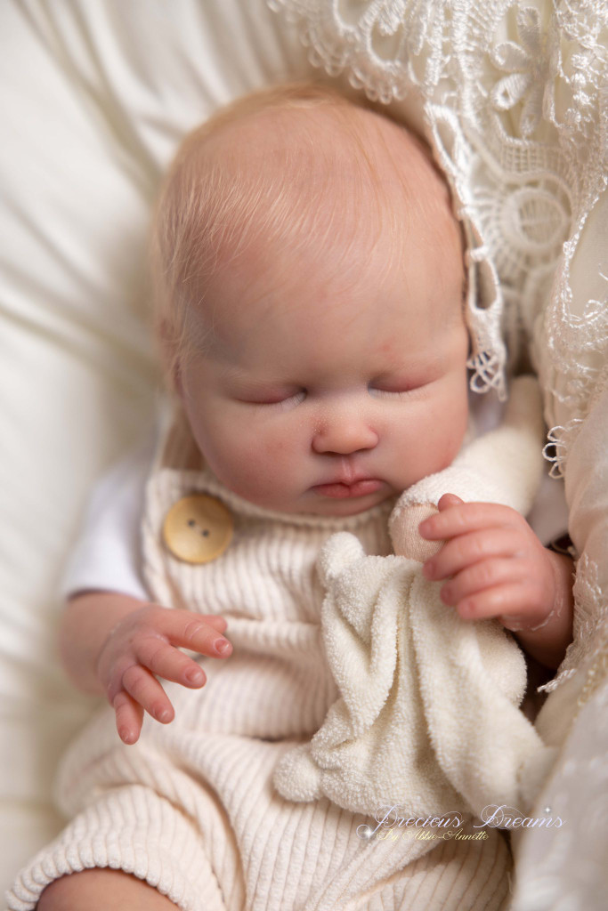 Angus/Agnes  Reborn Vinyl Doll Kit by Estibaliz Alonso 14"