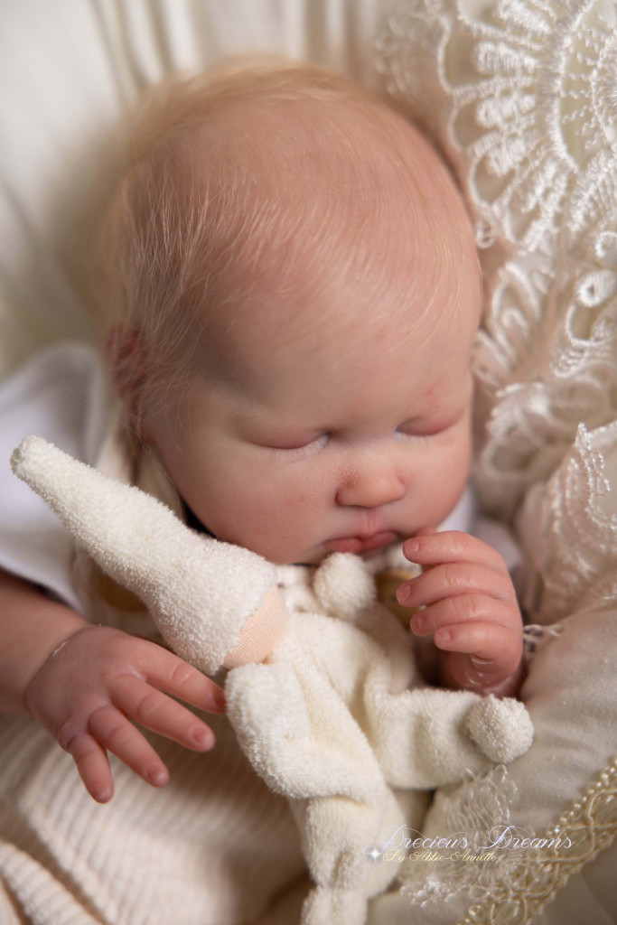 Angus/Agnes  Reborn Vinyl Doll Kit by Estibaliz Alonso 14"