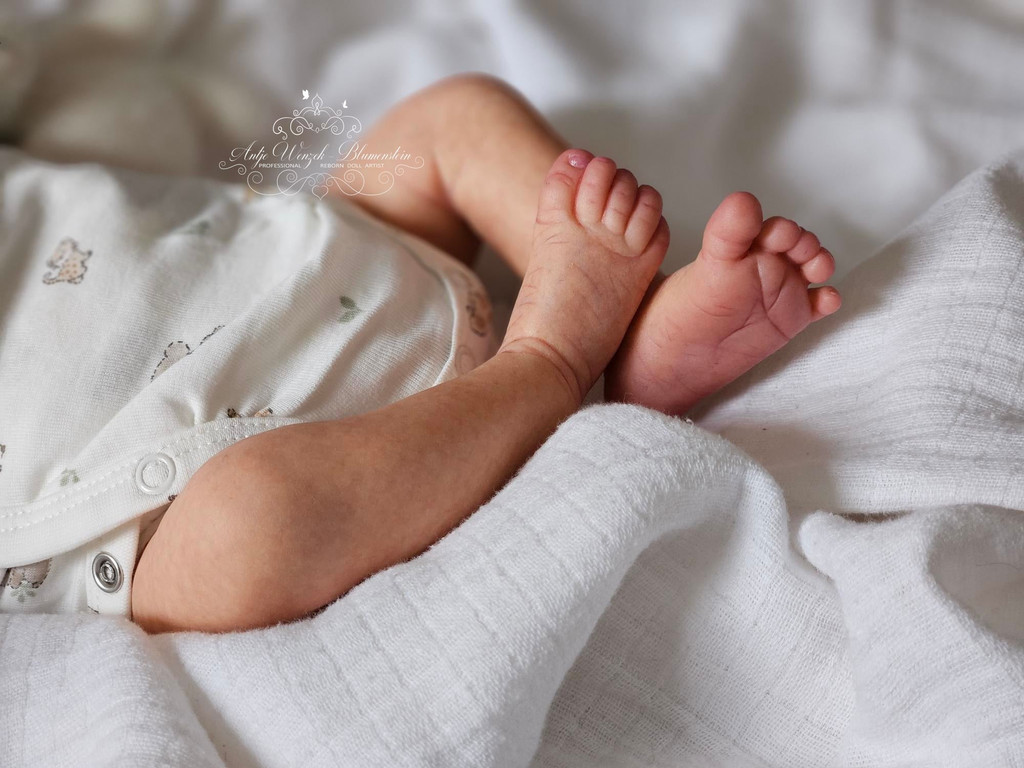 Daja Reborn Vinyl Doll Kit by Bina Esmina 19"  FREE SHIPPING!