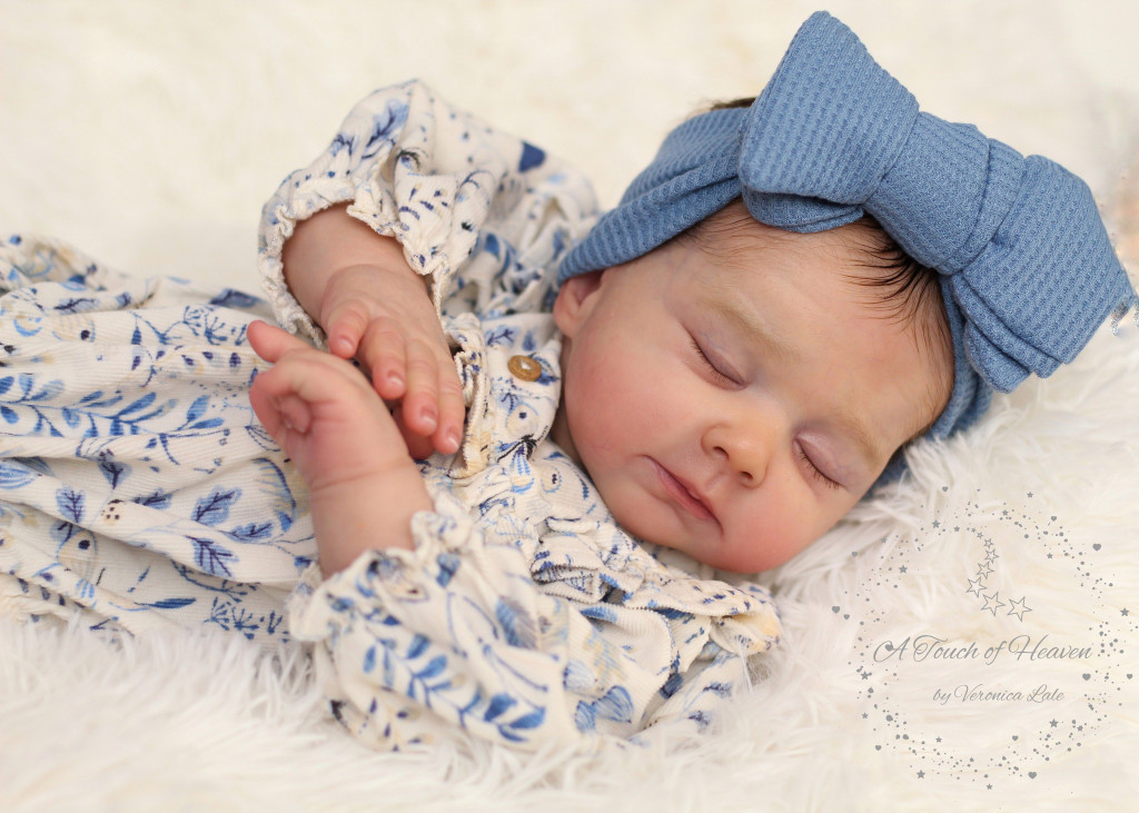 Yuna Limited Edition Reborn Vinyl Doll Kit by Olga Auer 22"