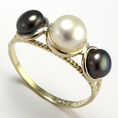 14k Gold Triple Pearl Ring R616