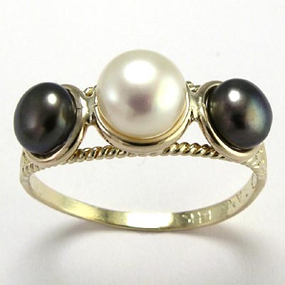 14k Gold Triple Pearl Ring R616