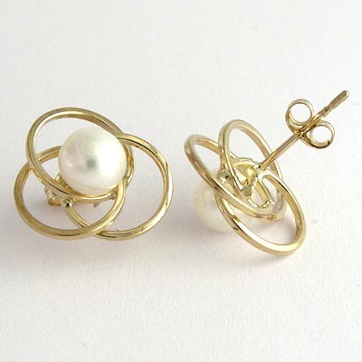14k Gold Pearl Knot Studs E517