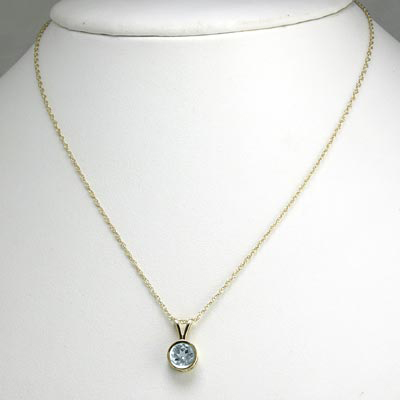 14k Gold blue Topaz Pendant Necklace P277