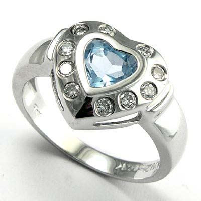 14k Gold Diamond Heart Ring R535