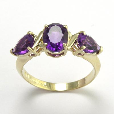 14k Gold three stone Amethyst Mother's Ring R484