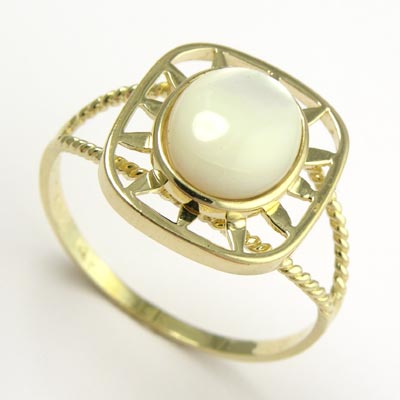 14k Gold Mother of Pearl Ring R451