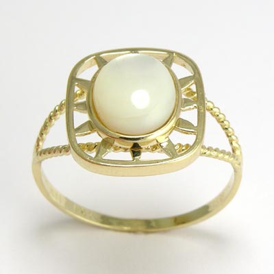 14k Gold Mother of Pearl Ring R451