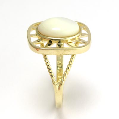 14k Gold Mother of Pearl Ring R451
