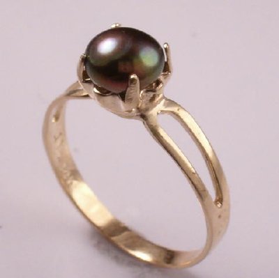 14k Gold Black Pearl Ring R158