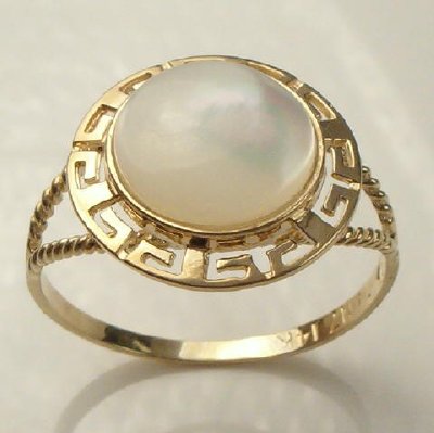 14k Gold Mother of Pearl Ring R173