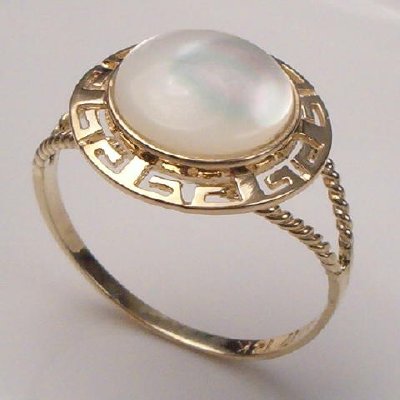 14k Gold Mother of Pearl Ring R173