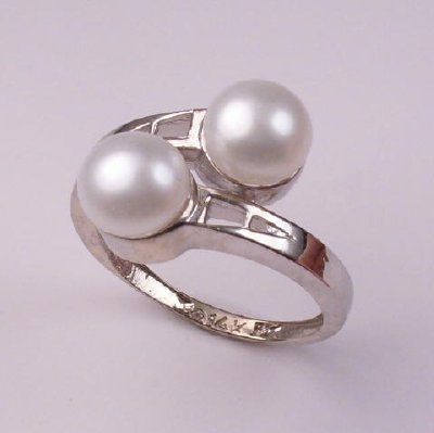 14k White Gold Pearl Ring R237