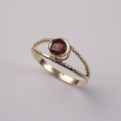 14k Gold Garnet Ring R243
