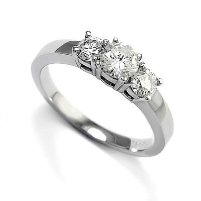 Diamond Three Stone Ring in 18k Gold R1203