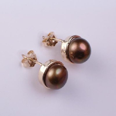 14k Gold 7.5mm Pearl Studs E207