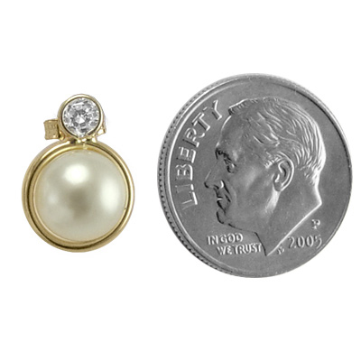 14k Gold 7mm Pearl Studs E231