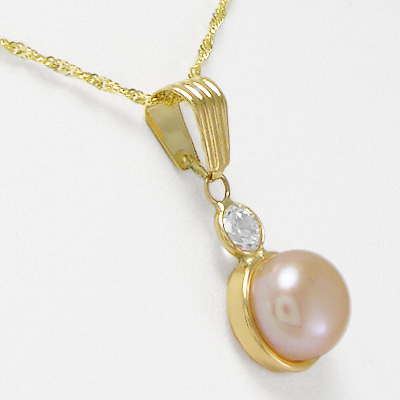 14k Gold Pink Pearl Pendant on Chain P390 14k Gold Pink Pearl Pendant on Chain P390