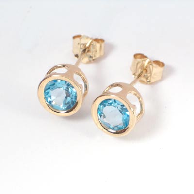 14k Gold Topaz Studs 1.52ct. E425