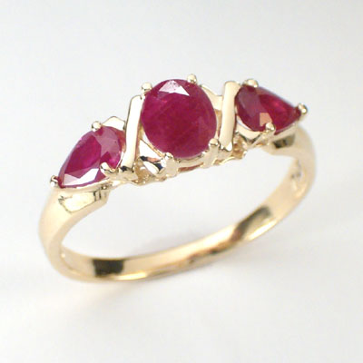 Mother's ring 14k Gold Three Stone Ruby R390