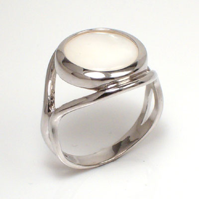 14k solid white Gold Mother of Pearl Ring #R297