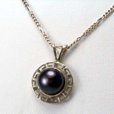 14k White Gold Pearl Pendant P186