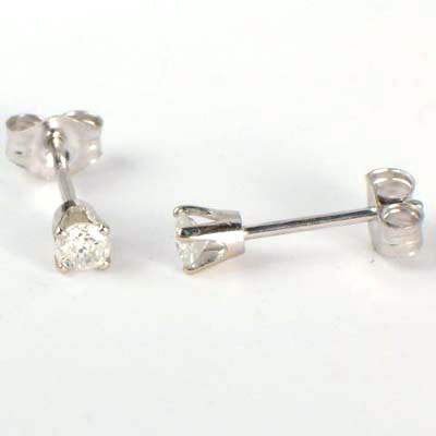 14k Gold Diamond Studs 1/5CT. E342