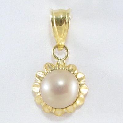 14k Gold White Pearl Pendant P453