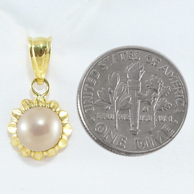 14k Gold White Pearl Pendant P453