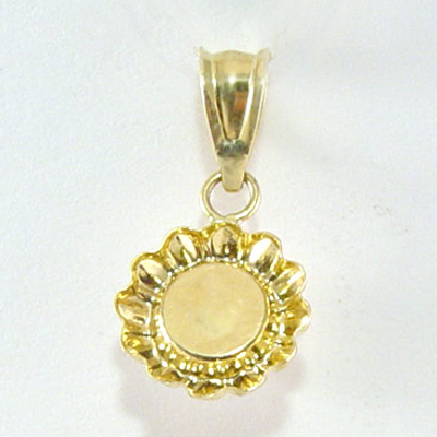 14k Gold White Pearl Pendant P453
