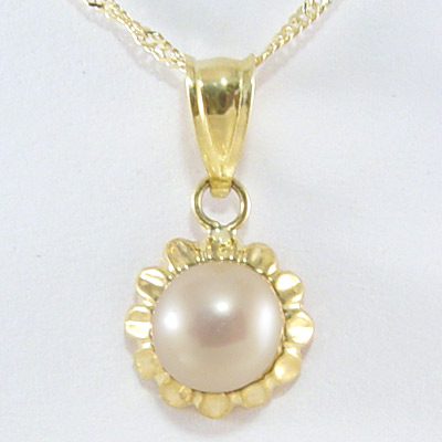 14k yellow Gold White Pearl Pendant P452