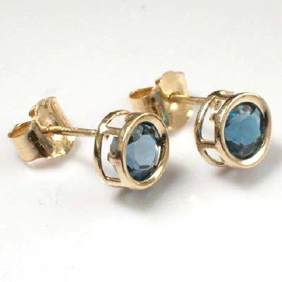10K Yellow Gold Topaz Stud Earrings E855