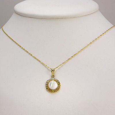 14k Yellow Gold Mother of Pearl Pendant Necklace P482