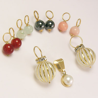 14k Gold Assort Charms Pendant L124