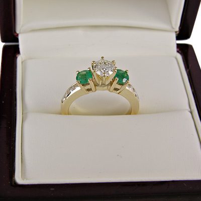 Colombian Emerald Diamond Ring in 14k gold R1243