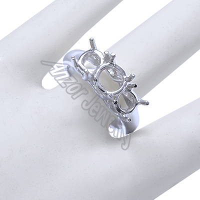 14k White Gold 3 Stone Trellis Ring Setting R1464
