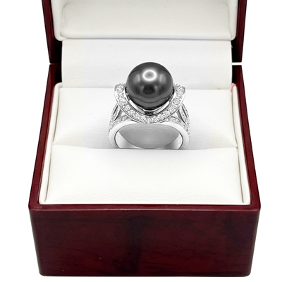 14k Gold Genuine Pearls Diamond Ring
