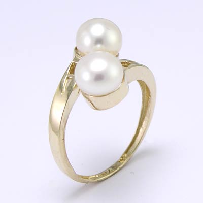 14k Gold Pearl Ring R677