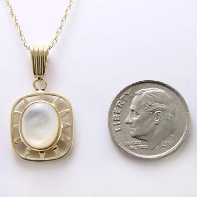 14k Gold Mother of Pearl Pendant P325 14k Gold Mother of Pearl Pendant P325