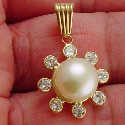 14k Pearl CZ Pendant P324