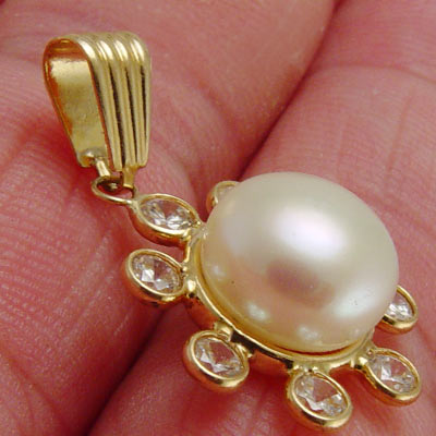 14k Pearl CZ Pendant P324