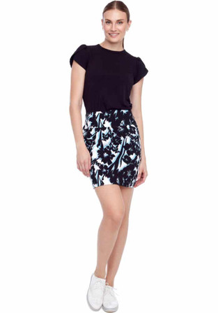 Swing Control Dahlia Petal Slit Techno Skort - Navy/White