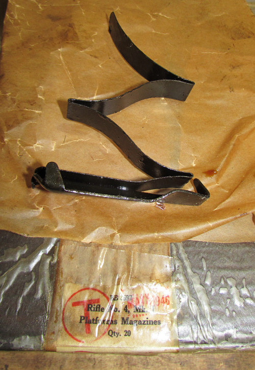 40-42: No.4 Magazine Platform & Spring Assy - NO MARKINGS